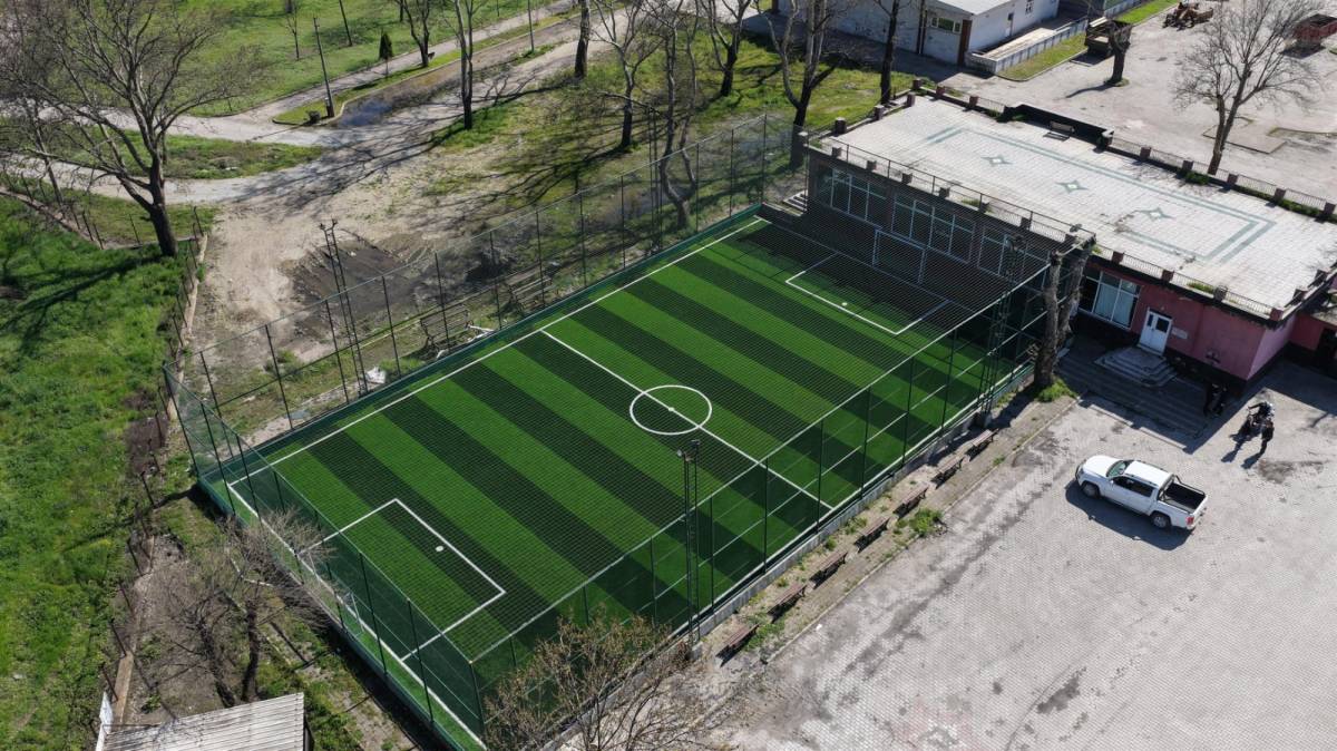 Akın gençlerin sesini duydu, mahalleler yeşil sahaya kavuştu