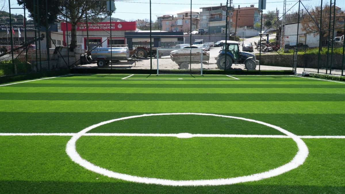 Akın gençlerin sesini duydu, mahalleler yeşil sahaya kavuştu