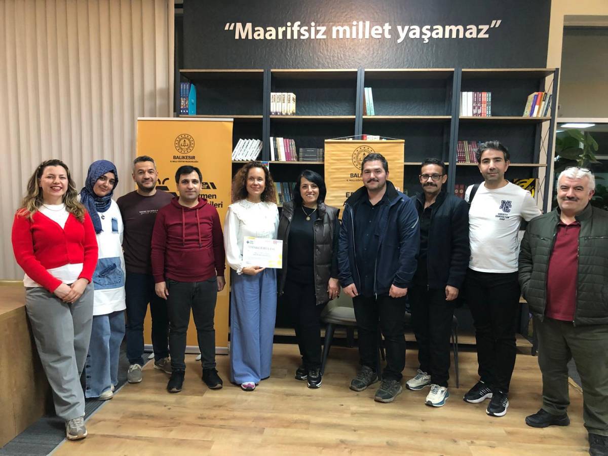 Kelimelerin Gücü Sahnede Hayat Buldu: Balıkesir Edebiyat Akademisi'nde İlham Veren Buluşma