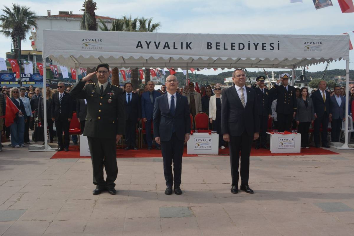 Atatürk’ün Ayvalık’a Gelişinin 92. Yıl Dönümü Törenle Kutlandı