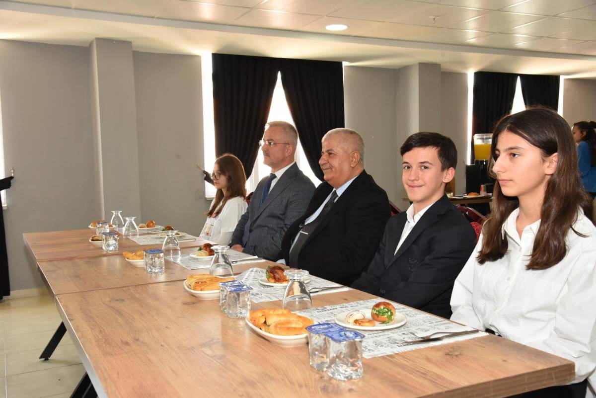 Balıkesir'in Gururu TÜBİTAK Şampiyonları Taçlandı: Başarıya Anlamlı Kutlama