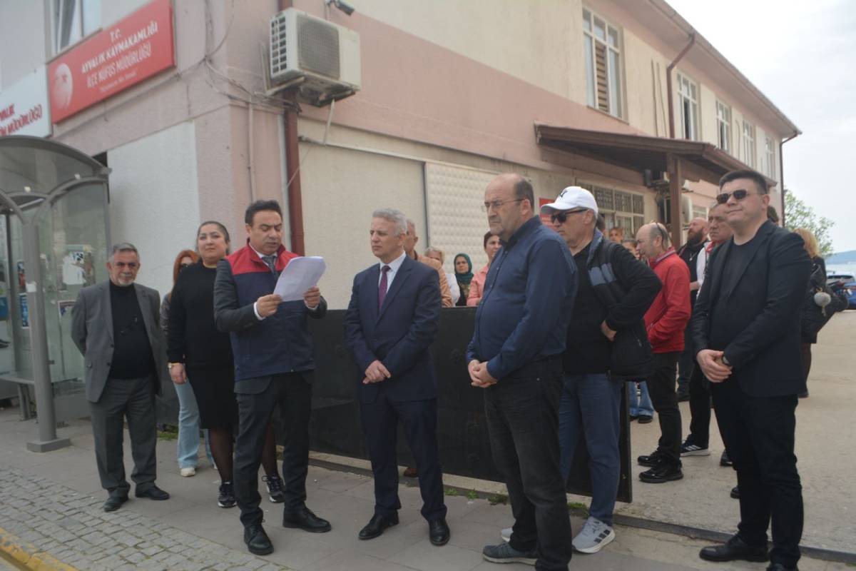 Ayvalık’ta Öğretmenler, “Artık Yeter” Dedi