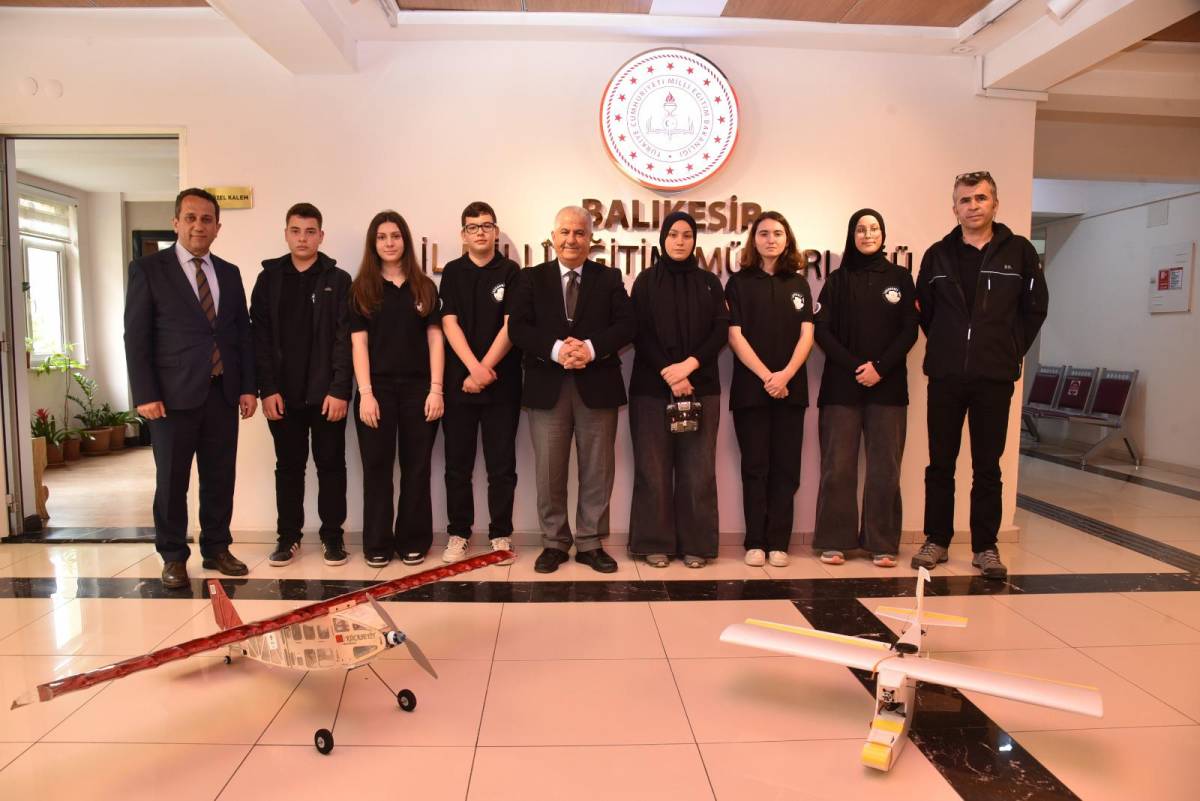 Gökyüzüne Uzanan Başarı: Balıkesirli Gençler Türkiye Finalinde