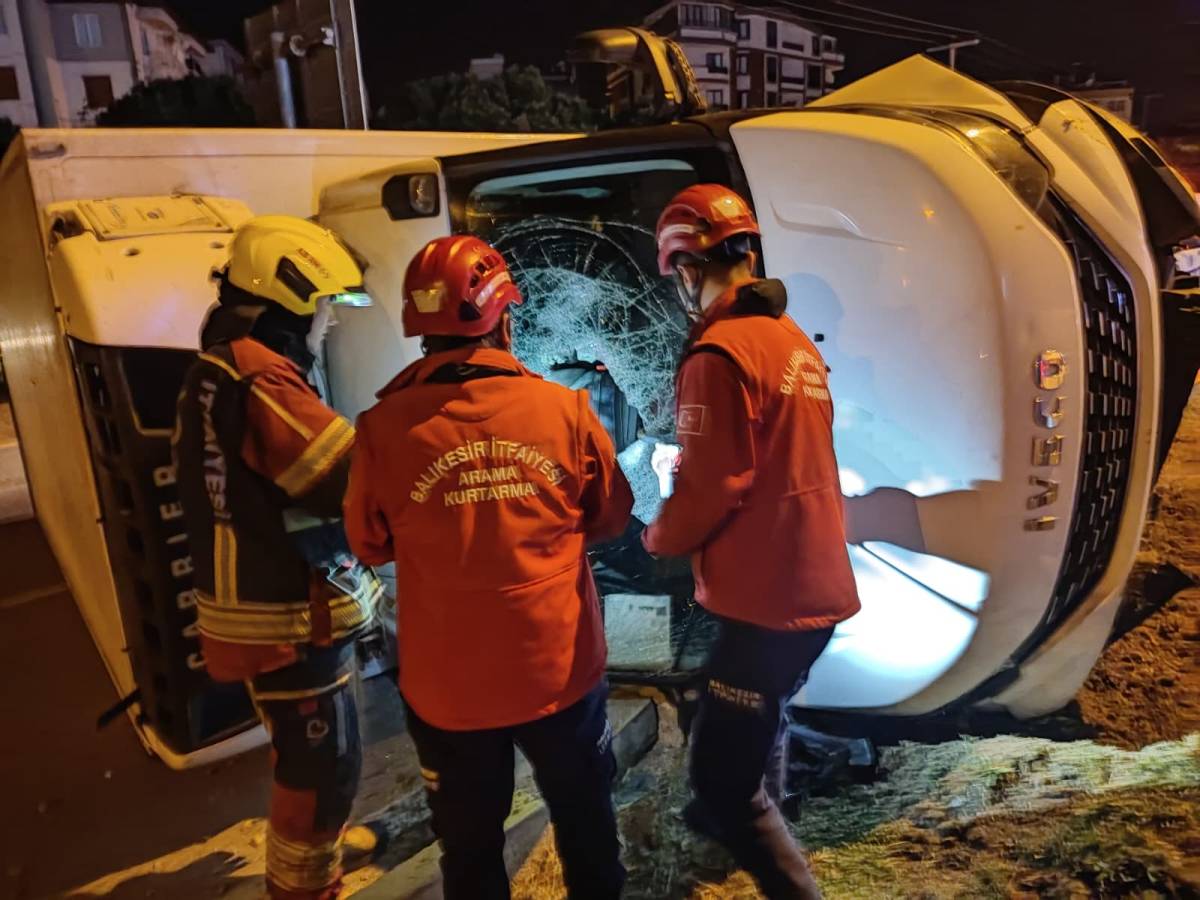 Balıkesir’de Tek Taraflı Trafik Kazası: Sürücü Yaralandı