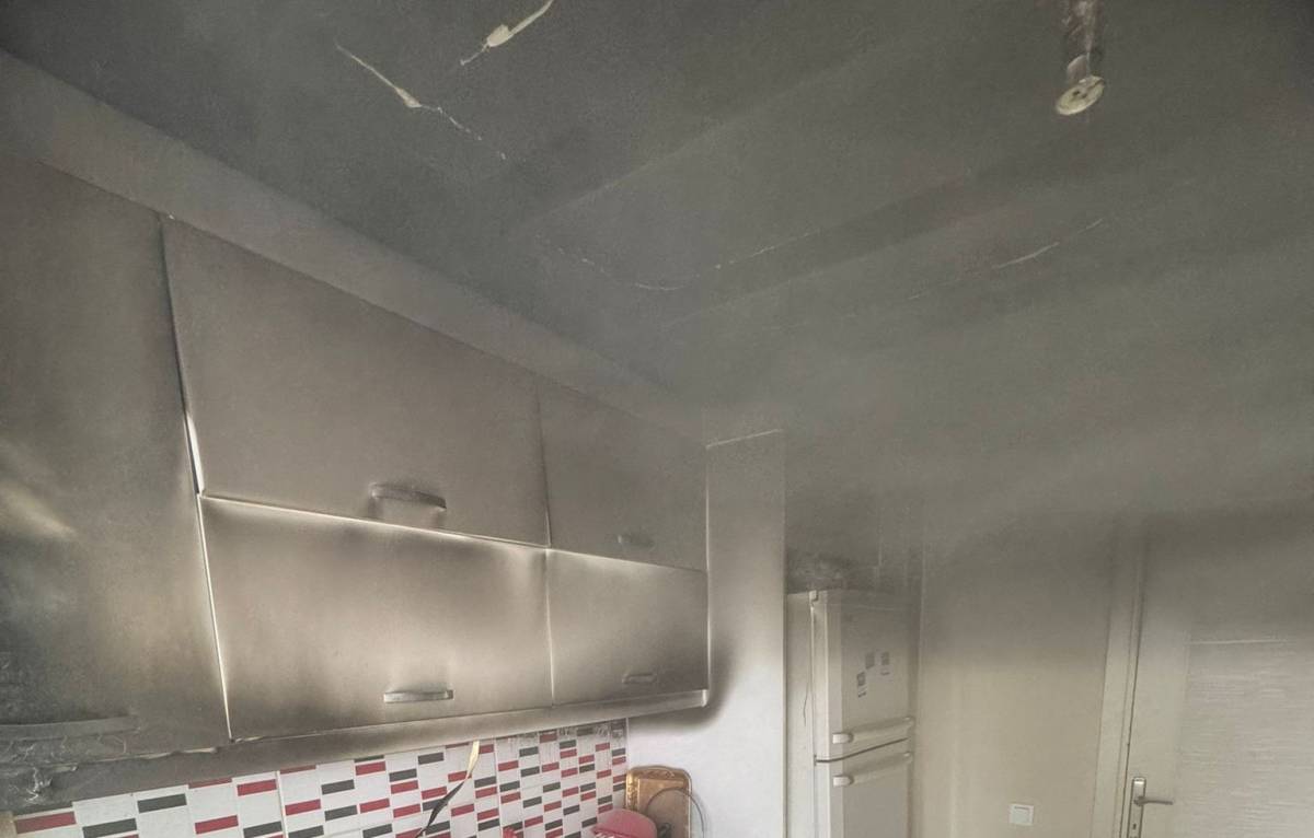 Ayvalık'ta korkutan ev yangını