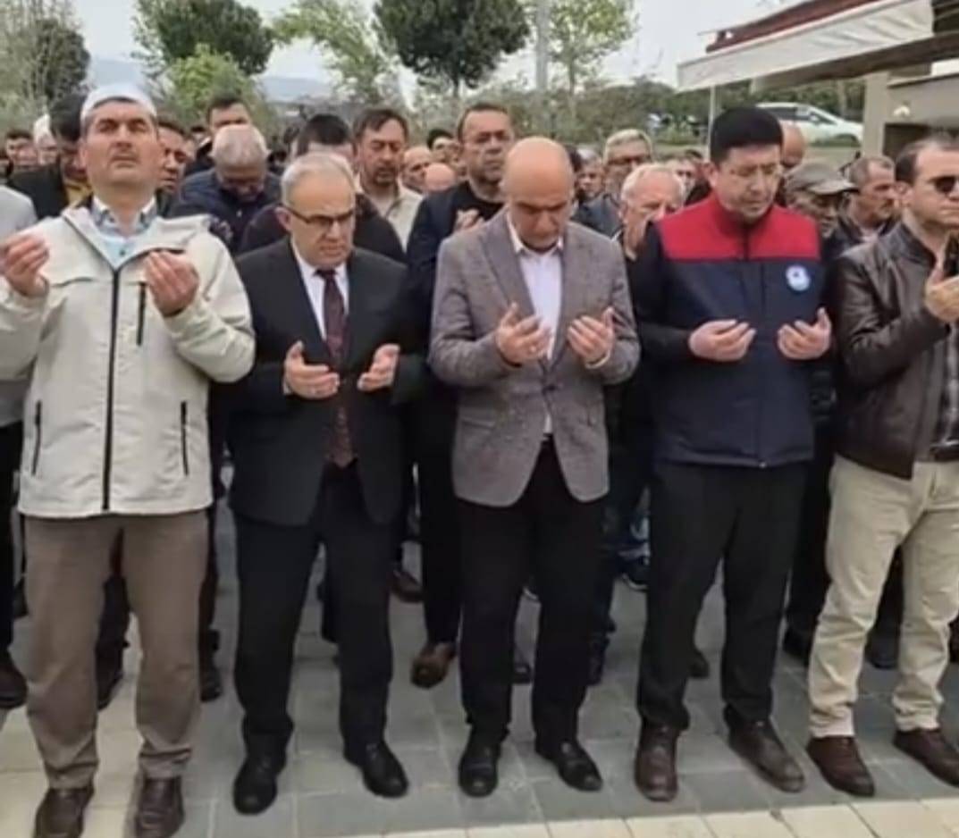 Edremit’te Şehit Öğretmen ve Öğrenciler İçin Gıyabi Cenaze Namazı