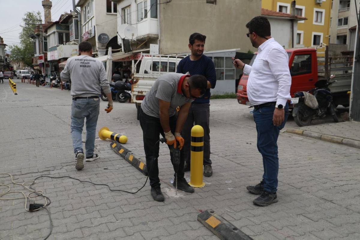 Burhaniye Belediyesi'nden Trafiği Rahatlatan Hamle