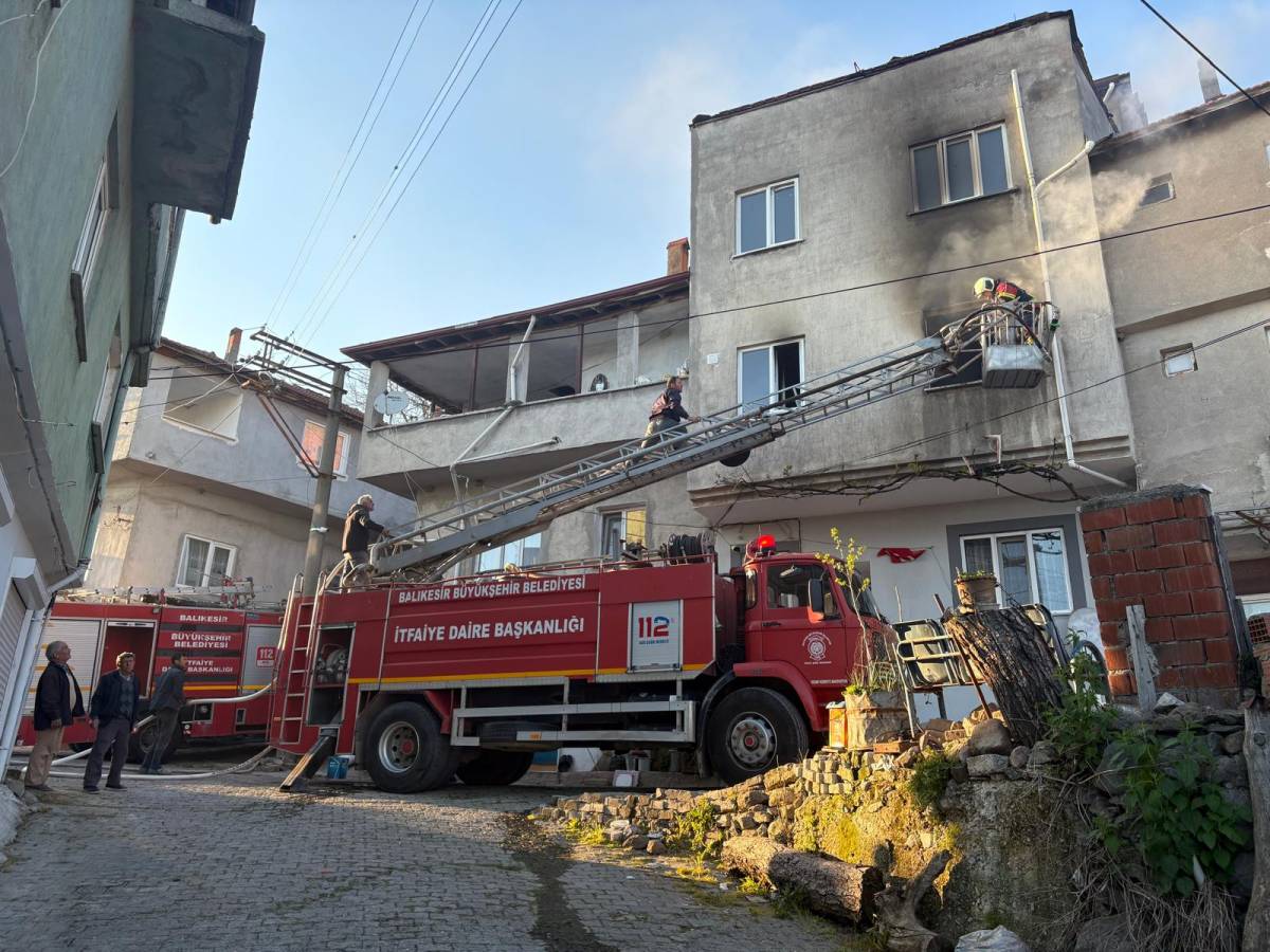 İvrindi’de apartmanda yangın