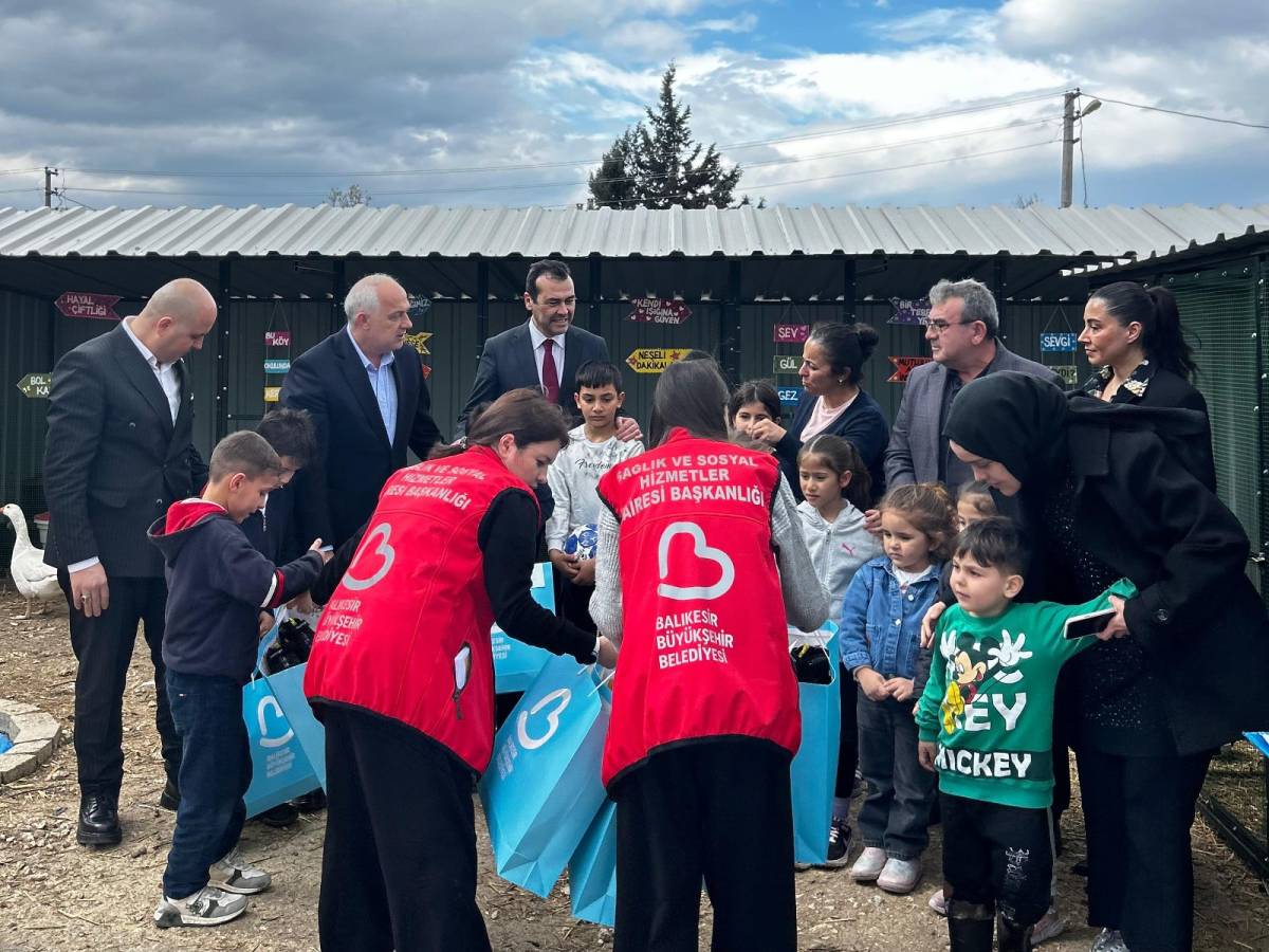 Başkan Akın’dan kırsaldaki çocuklara 23 Nisan hediyesi