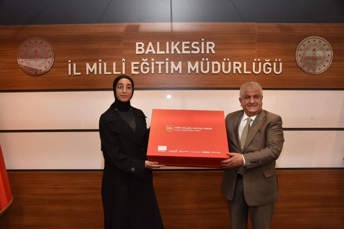 Savunmadan Sanata İlham Veren Başarı: Genç Tasarımcılar Balıkesir'de Ödüllerini Aldı