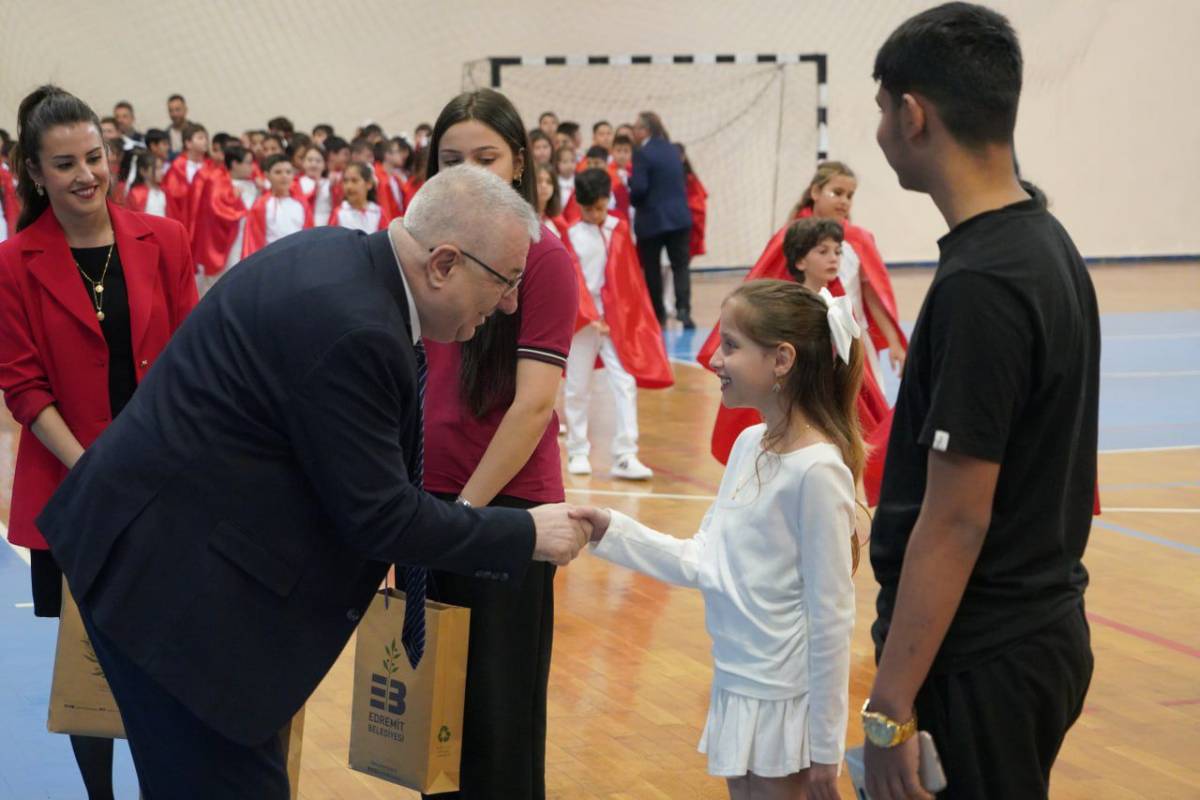 Edremit’te 23 Nisan coşkuyla kutlandı