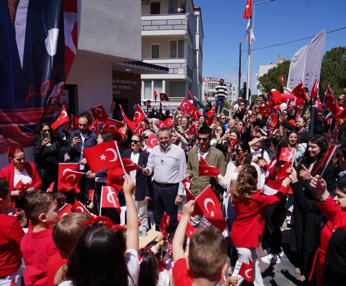 Ayvalık’ta 23 Nisan Coşkusu: Çocuklar Geleceğe Umut Oldu...