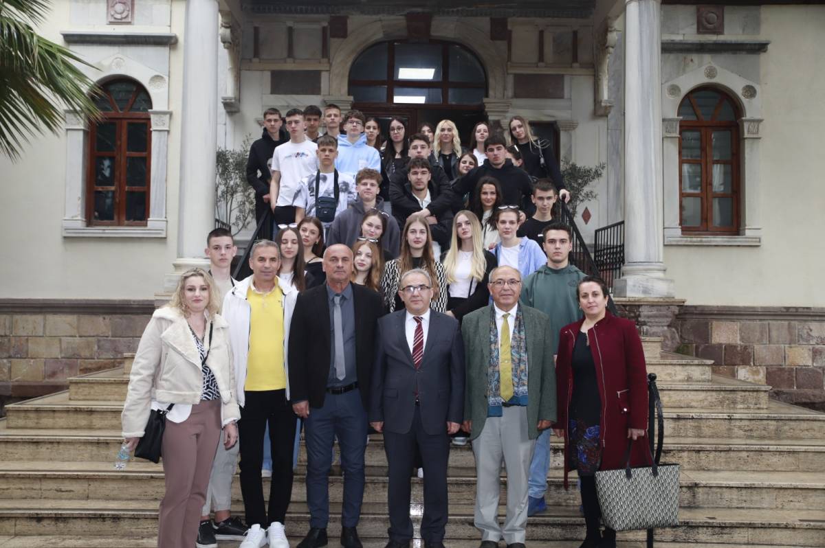 Kardeş Okullar Edremit’te buluştu