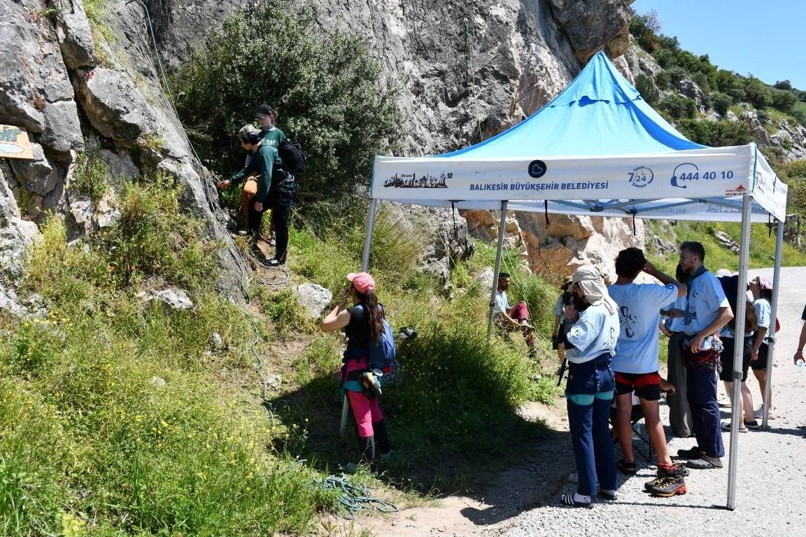 Balıkesir 7. Kaya Tırmanış Şenliği doğa tutkunlarını buluşturdu