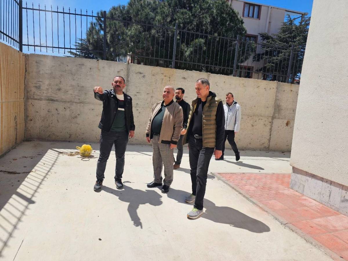 Hafta Sonu Mesaisinde Sahada: İl Müdüründen Bandırma ve Erdek'e Yakın Takip