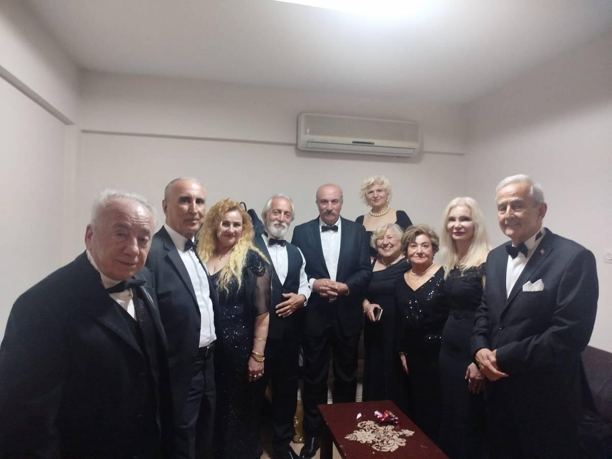 Edremit Şükrü Tunar Kültür Merkezinde İspanya Rüzgarı