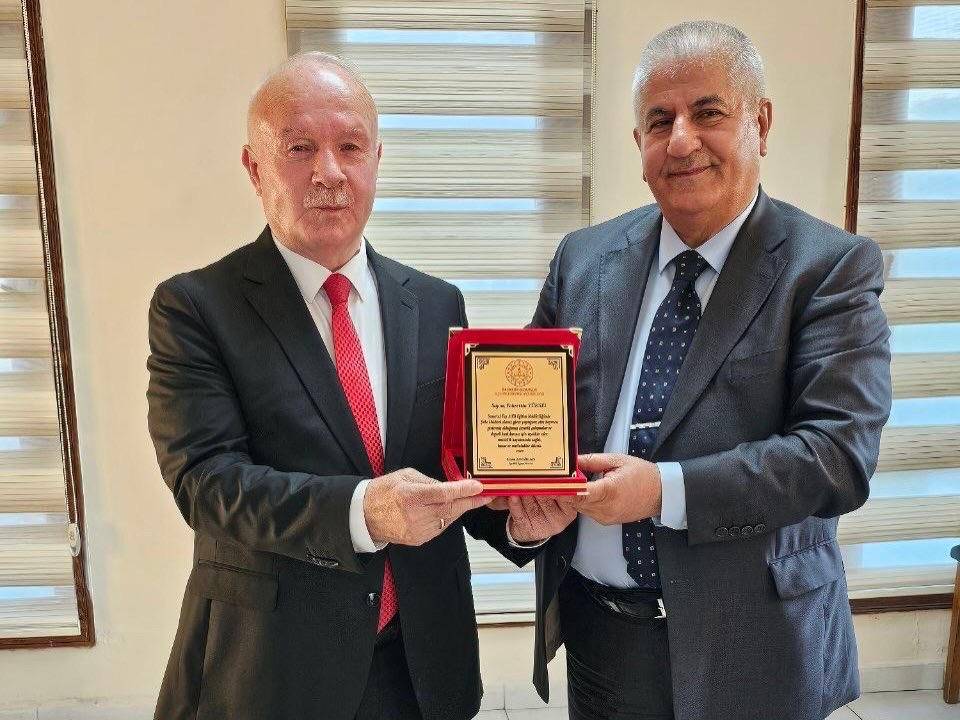 Susurluk'ta Eğitime Adanmış Yıllara Anlamlı Veda