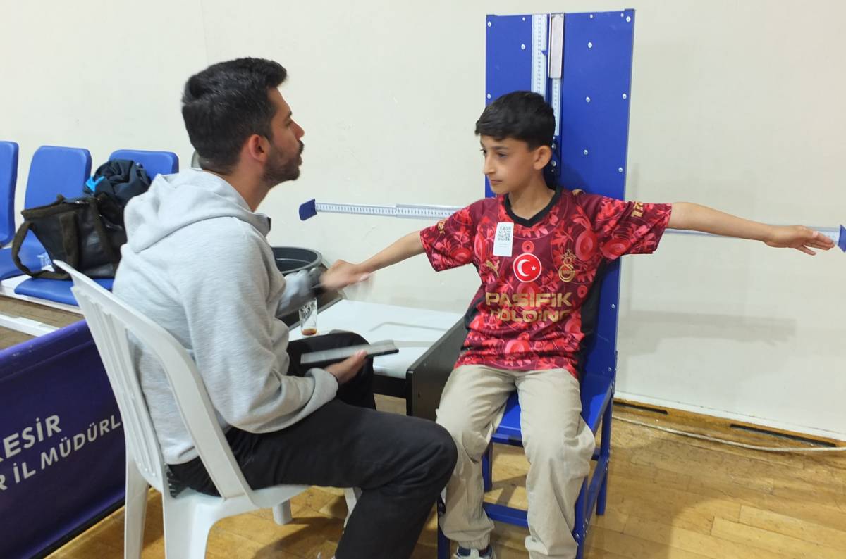 Burhaniye’de 757 öğrenci yetenek sınavında ter döktü