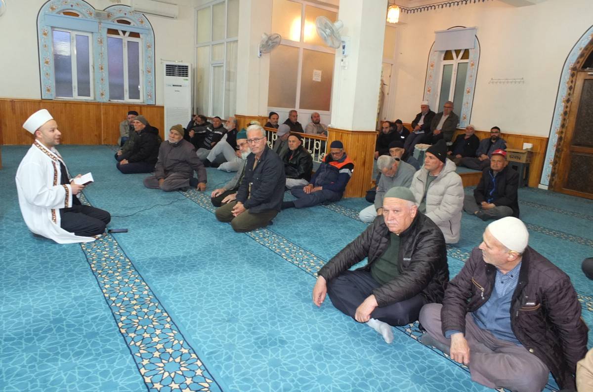 Burhaniye’de Sabah Namazı Buluşması Çifte Minareli Camide yapıldı