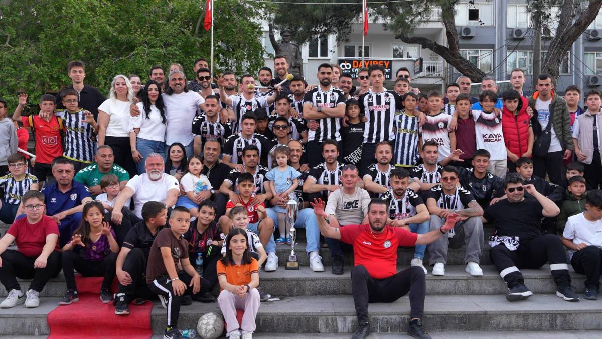 Burhaniye’de şampiyonluk coşkusu yaşandı