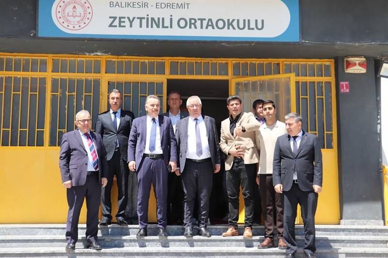 Zeytinli Ortaokulu'nda kütüphane heyecanı