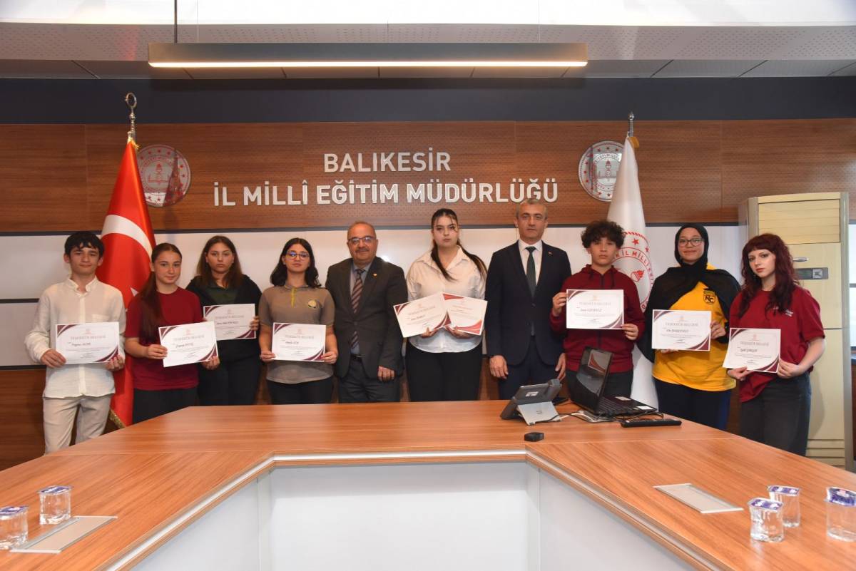 15 Temmuz Demokrasi ve Milli Birlik Günü Yarışmalarında İl Birincileri Ödülleri Verildi.