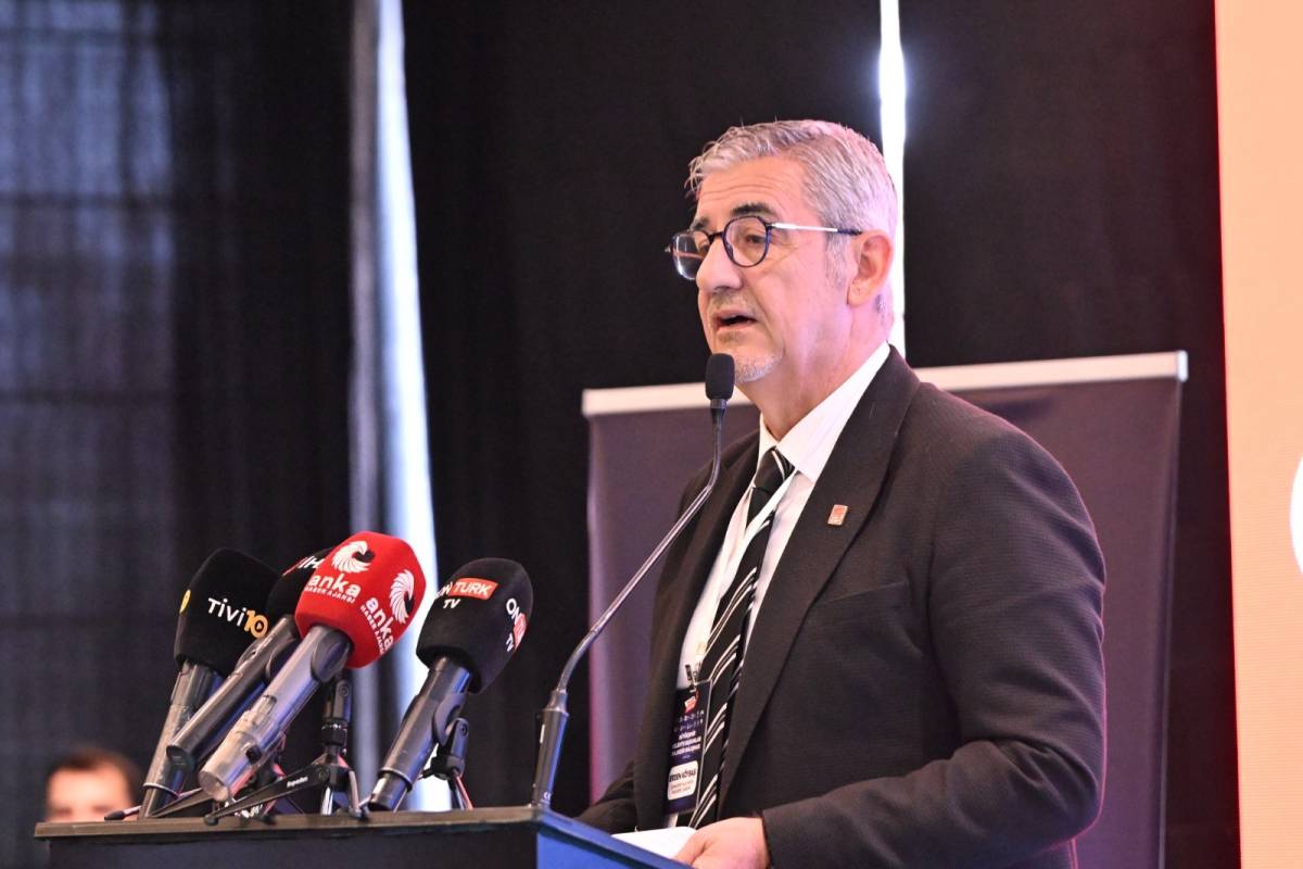 Başkan Ahmet Akın Tarihi Zirveye Ev Sahipliği Yaptı