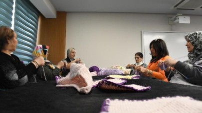 Balıkesirli kadınlar ilmek ilmek umudu işledi