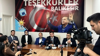 Ak Parti Altıeylül İlçe Başkanı Erdinç Alcan, basın toplantısı düzenledi