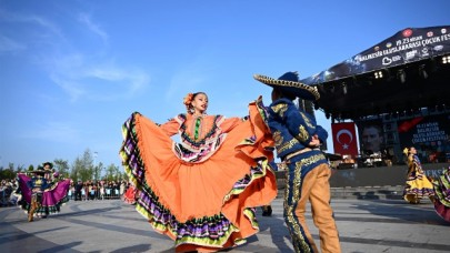 Büyükşehir’den çocuklara coşku dolu bayram kutlaması