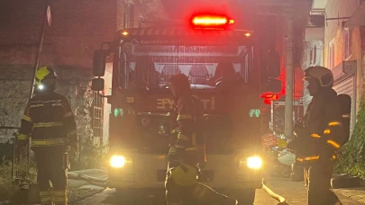 Karesi’de Atık Deposunda Korkutan Yangın: Bir Kişi Hayatını Kaybetti