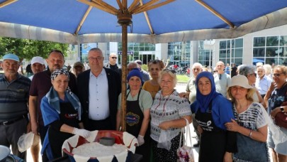 Edremit’te Ferdi Zeyrek anısına lokma hayrı