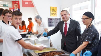 Ayvalık'ta Öğrenci Dostu Kent Lokantası hizmete açıldı