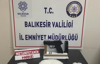 Balıkesir'de narkotik köpeği Cash, zulada uyuşturucuyu böyle buldu