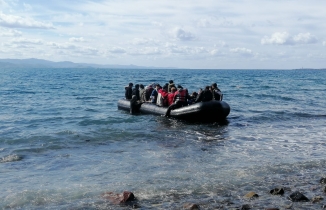 Kapılar açıldı, mülteciler Ayvacık'tan botlarla Midilli Adası'na geçmeye başladı