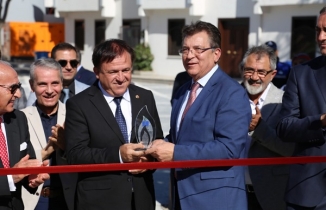 Edremit’in tarihine ışık tutacak; Anıt Çeşme ve Kültür Meydanı açıldı