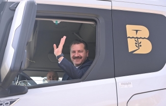 Balıkesir Büyükşehir Belediye Başkanı Yücel Yılmaz, "Vatandaşa selam hizmete devam"