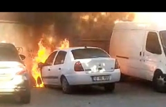 Edremit'te arac cayır cayır yandı