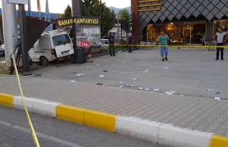 Edremit’te anne ve kızı kazada can verdi